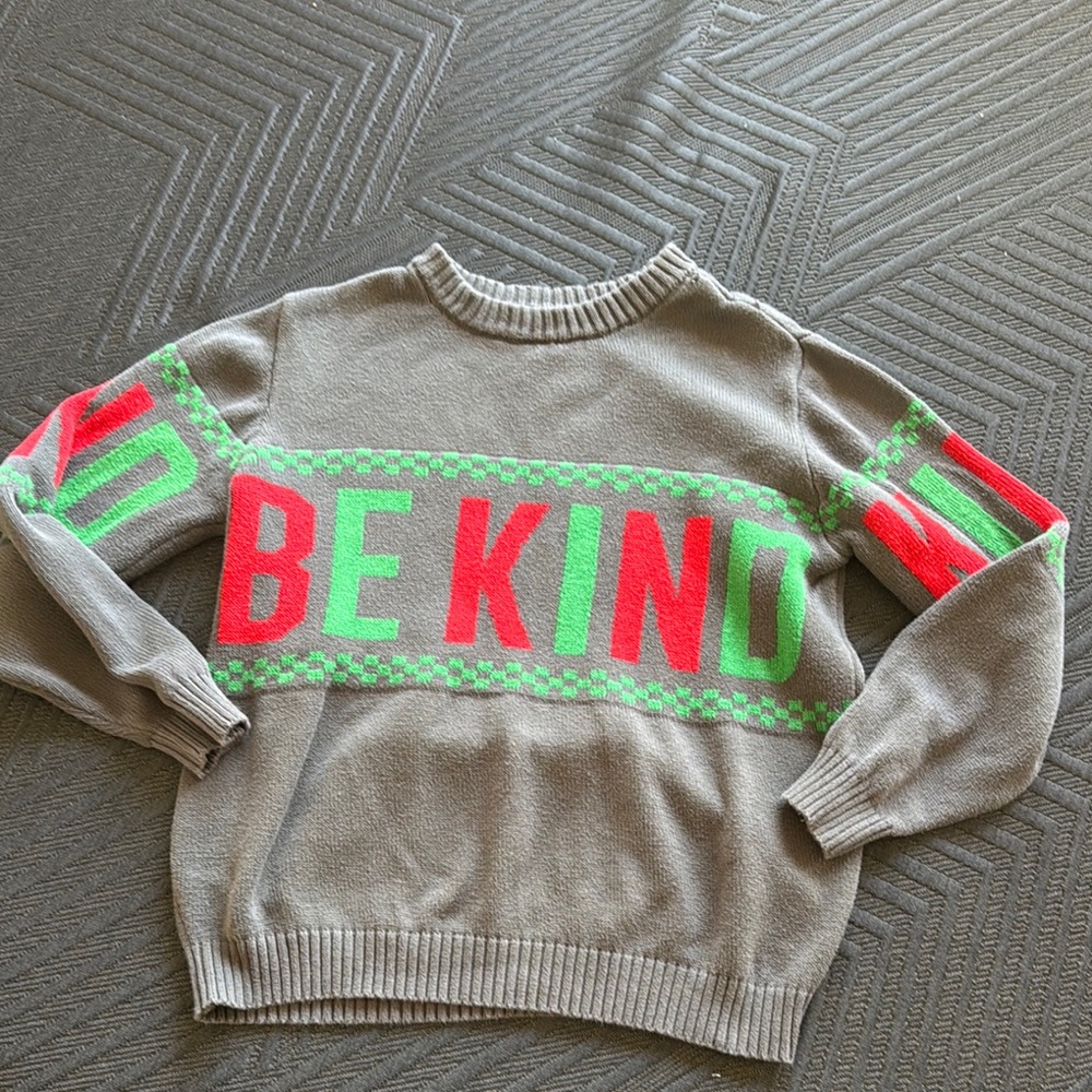 Adult Small Gray Sweater with 'Be Kind' Design